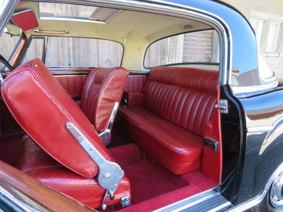 Image 8/20 of Mercedes-Benz 220 S (1958)