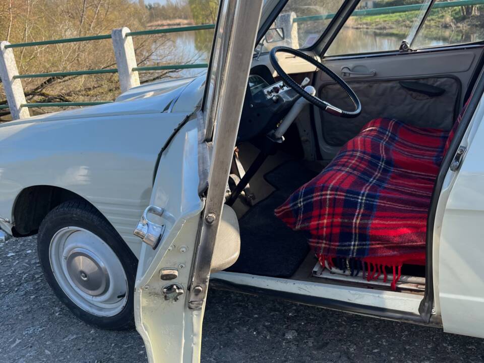 Bild 47/70 von Citroën Ami 6 Berline (1964)