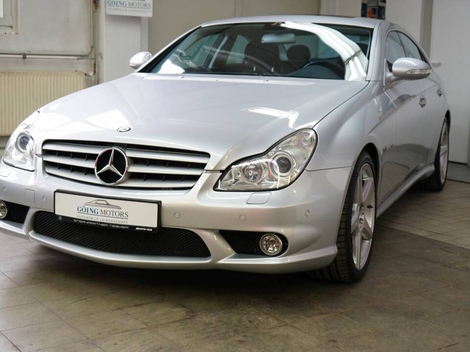 Afbeelding 7/34 van Mercedes-Benz CLS 55 AMG (2005)