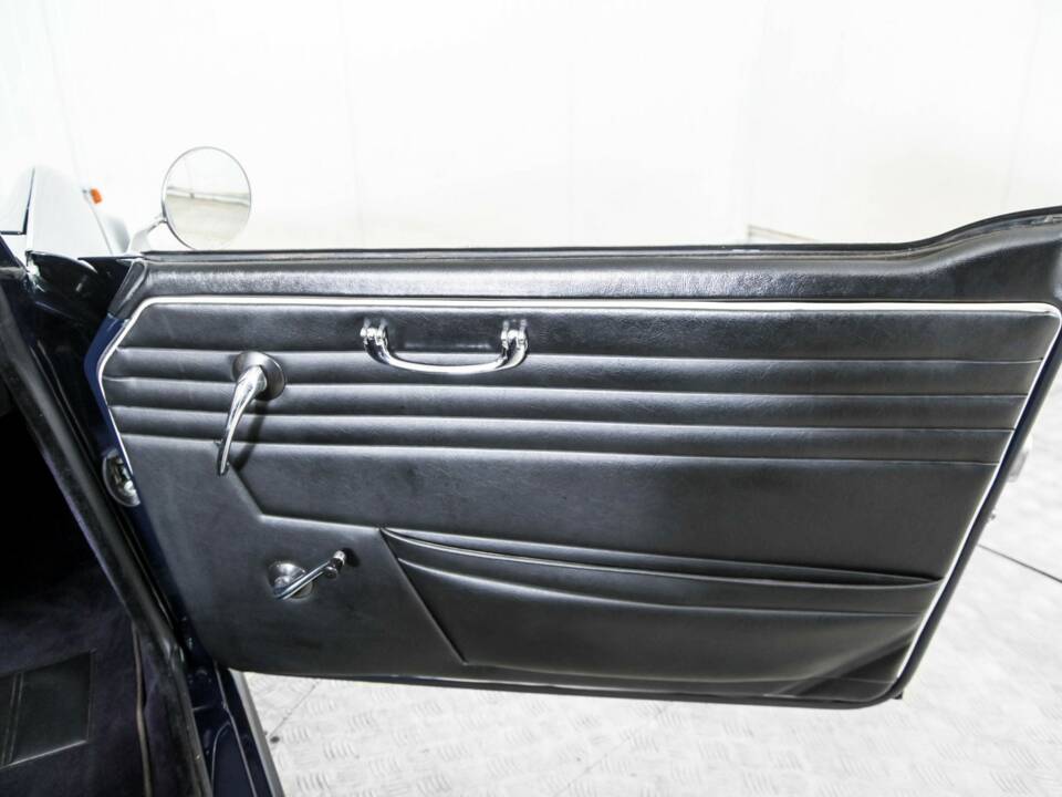 Image 33/50 of Triumph TR 4A (1967)