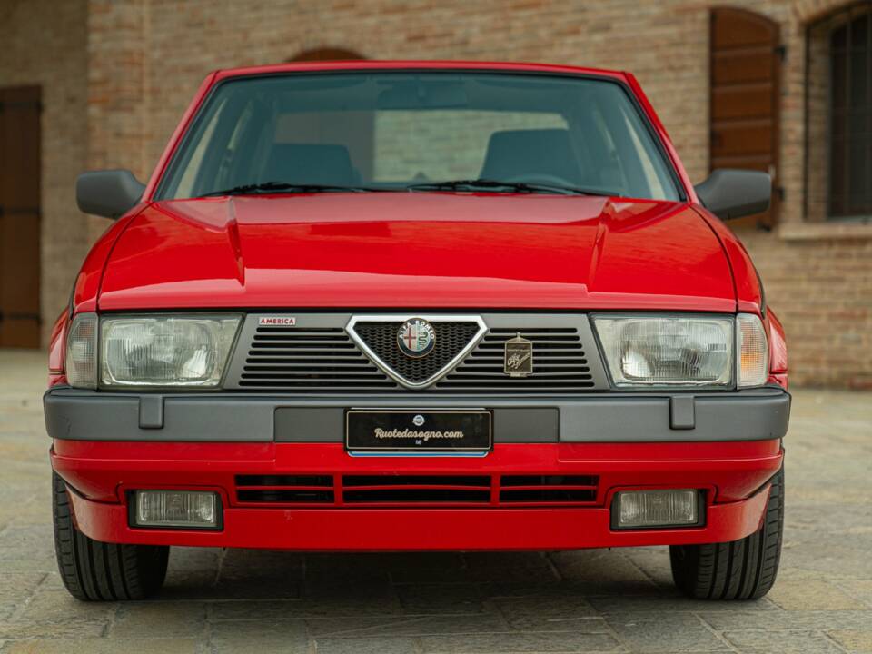 Bild 3/50 von Alfa Romeo 75 3.0 V6 America (1987)