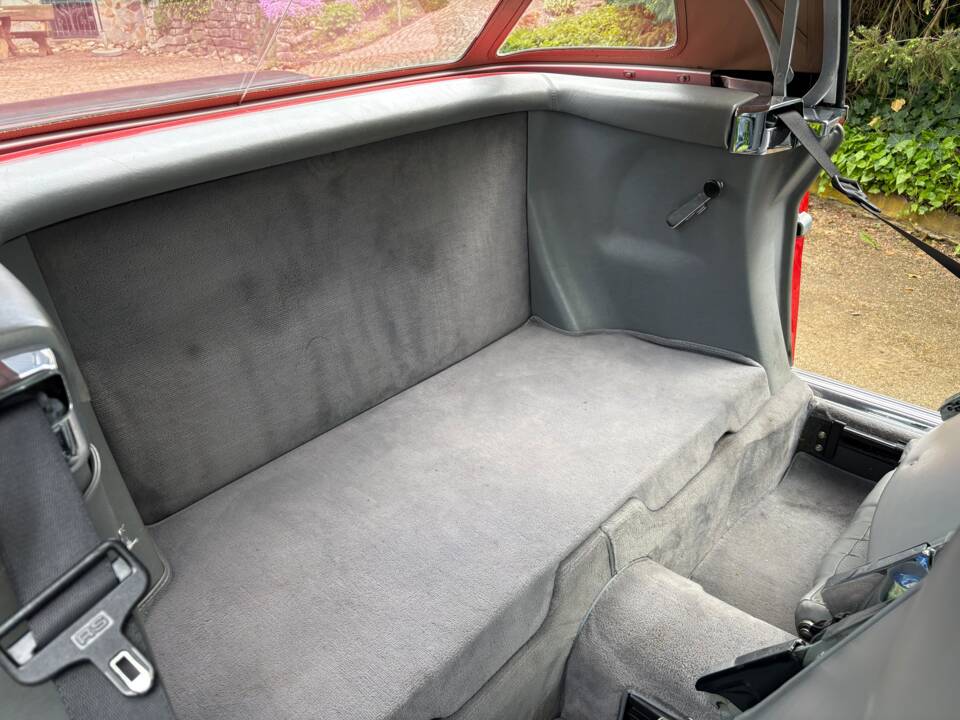 Image 14/14 of Mercedes-Benz 500 SL (1986)