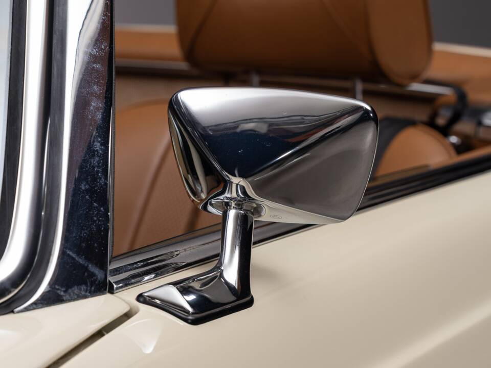 Image 18/41 of Mercedes-Benz 280 SL (1969)