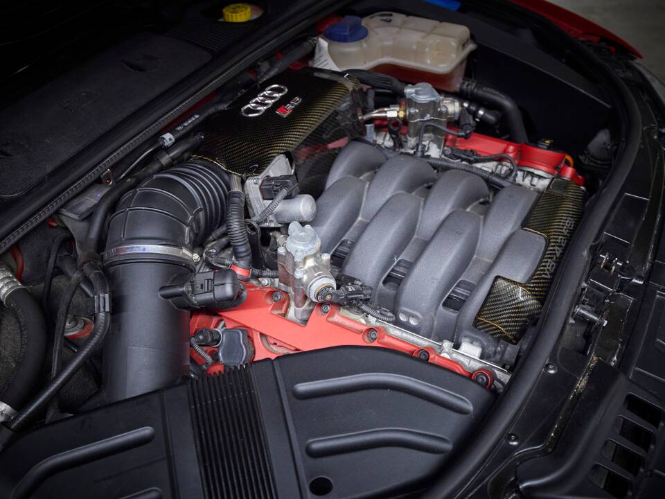 Image 78/95 of Audi RS4 Avant (2006)