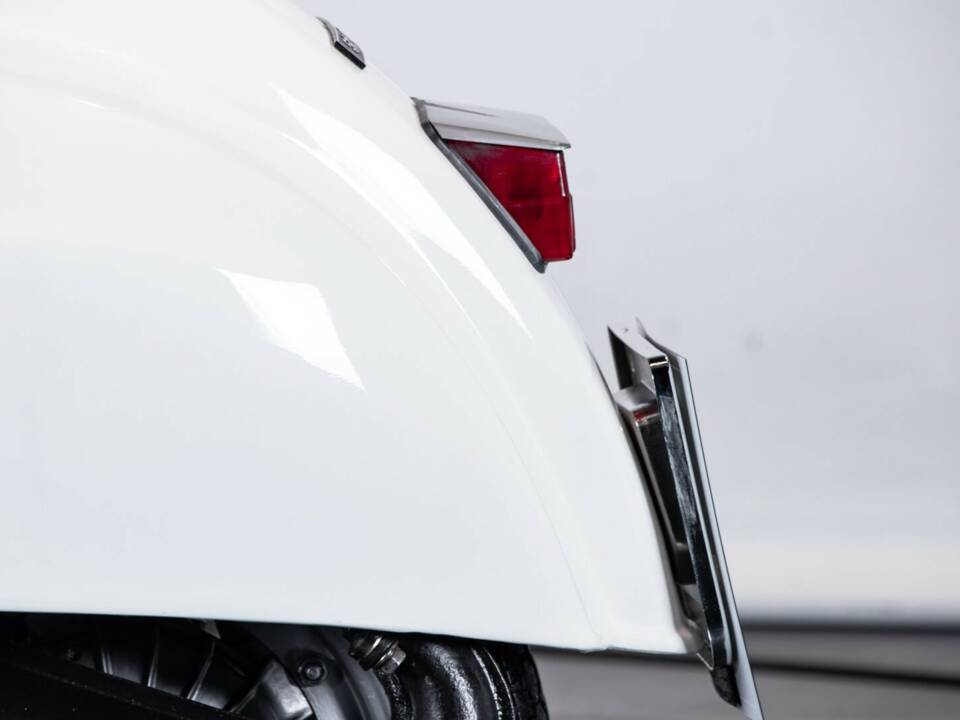 Image 16/50 of Piaggio DUMMY (1978)