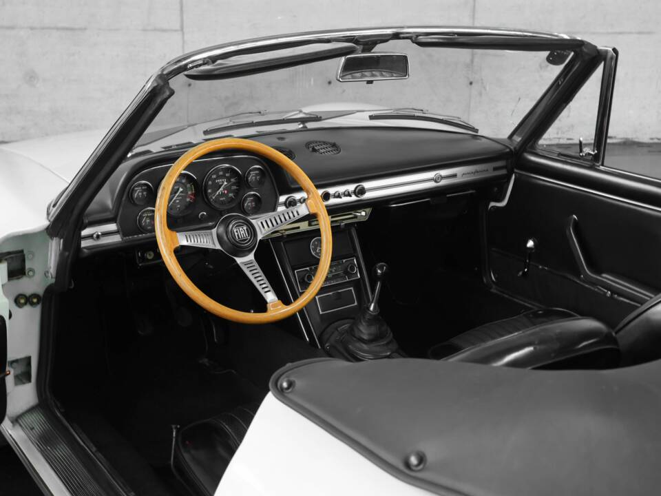 Image 24/50 of FIAT Dino Spider (1967)