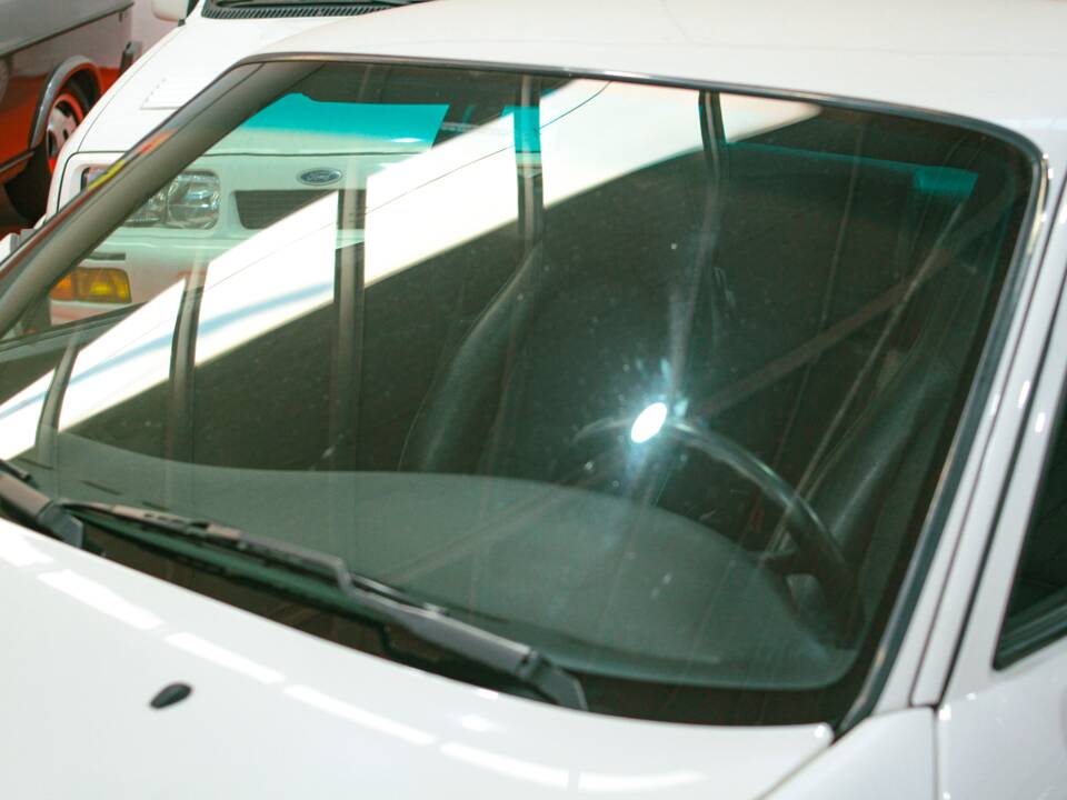 Image 17/45 of Porsche 944 S2 (1989)