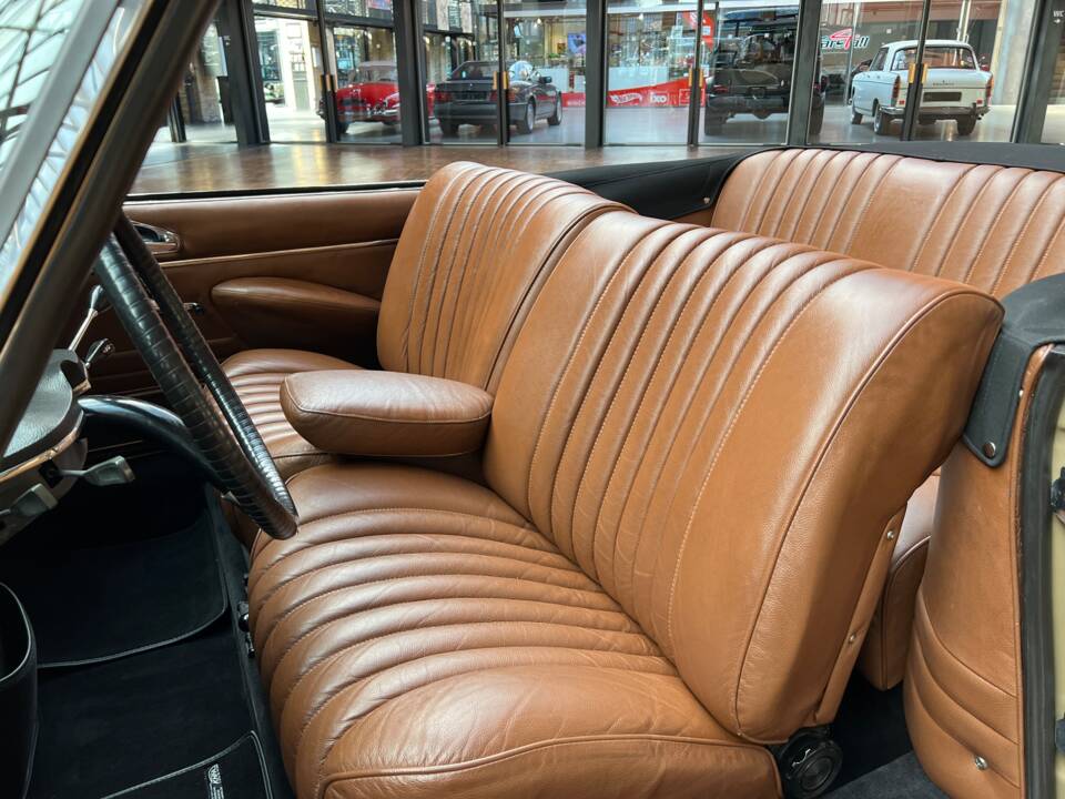 Imagen 21/31 de Citroën DS 21 Usine (1970)