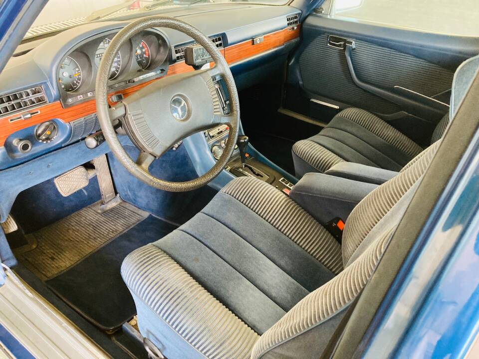 Image 11/15 of Mercedes-Benz 450 SEL 6,9 (1975)