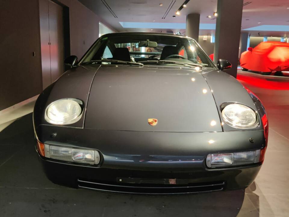 Imagen 4/6 de Porsche 928 GTS (1992)