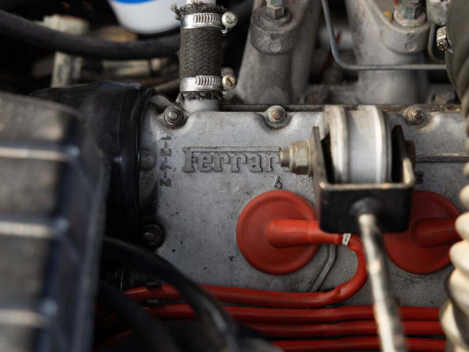 Bild 31/50 von Ferrari 308 GTBi Quattrovalvole (1983)