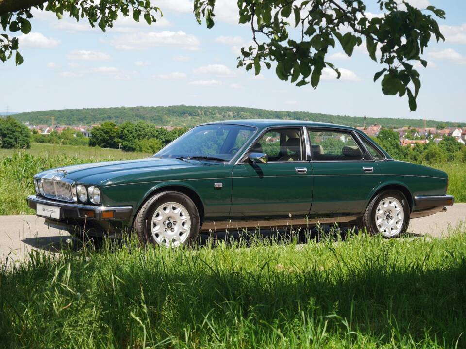 Image 10/33 of Jaguar Sovereign 3.6 (1988)