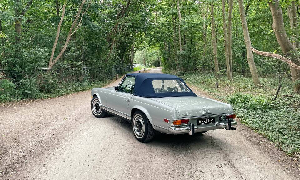 Image 8/8 of Mercedes-Benz 280 SL (1970)