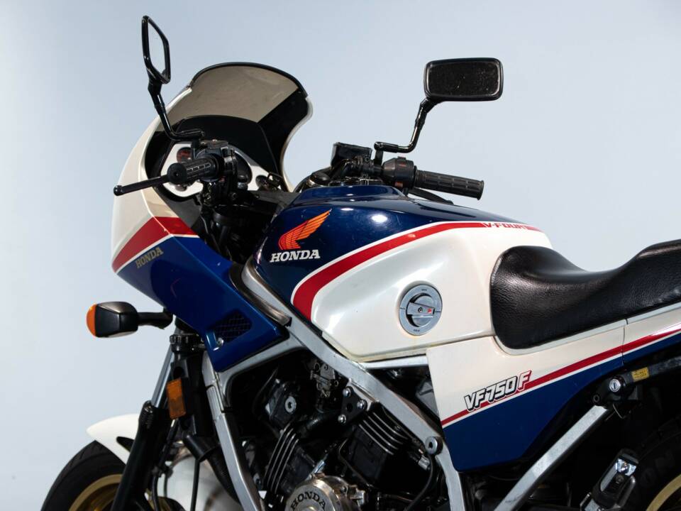Image 26/50 de Honda VF 750 (1983)