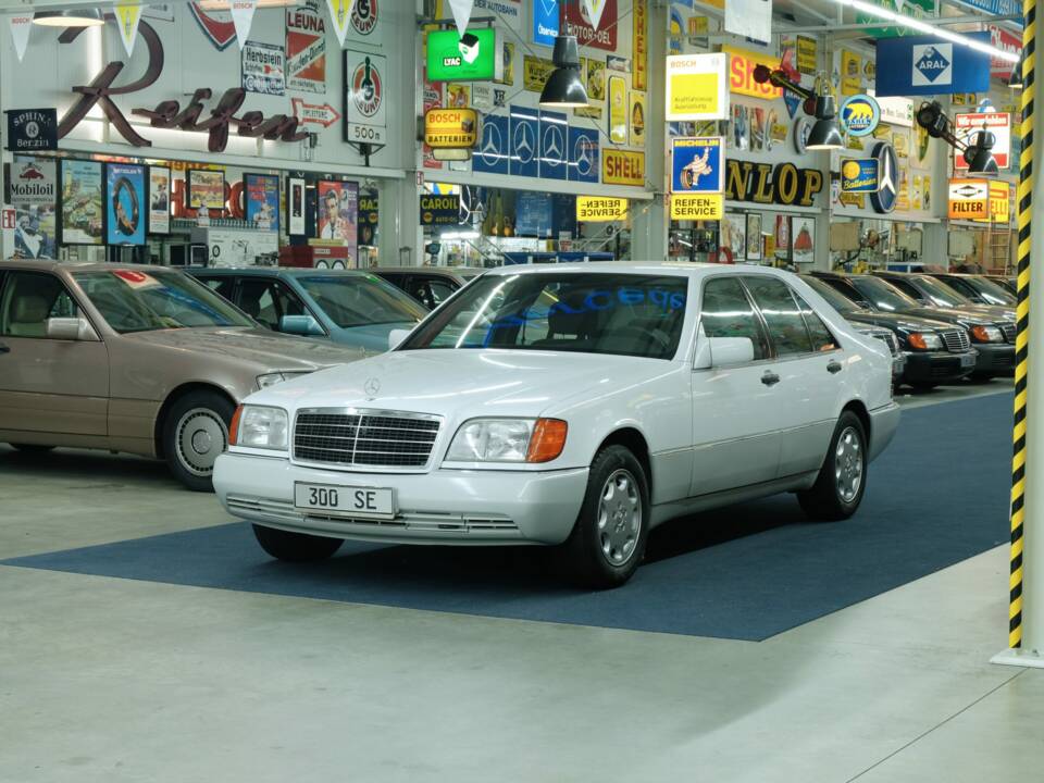 Bild 9/50 von Mercedes-Benz 300 SE (1992)