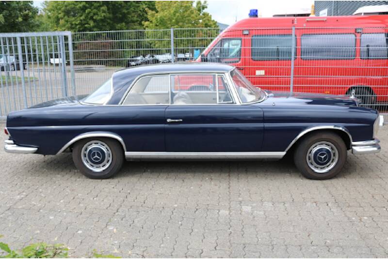 Image 3/12 of Mercedes-Benz 250 SE (1967)