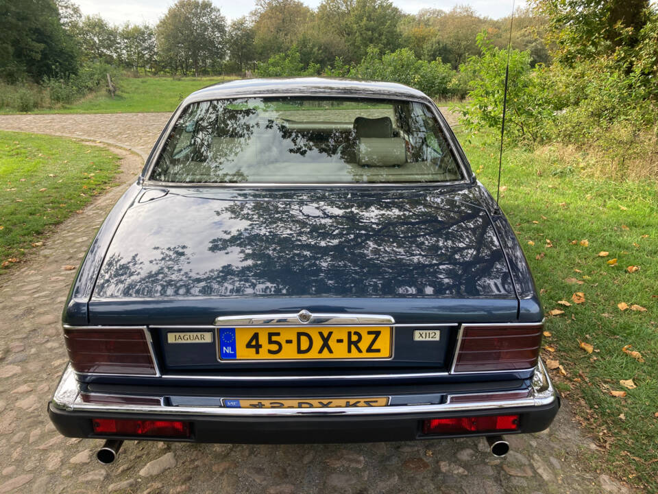 Image 21/37 de Jaguar XJ12 6.0 (1993)