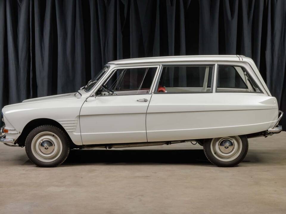 Image 11/67 of Citroën Ami 6 Break (1969)