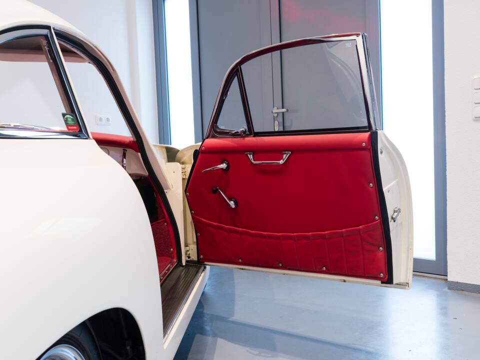 Image 32/42 of Porsche 356 C Carrera 2/2000 GS (1963)