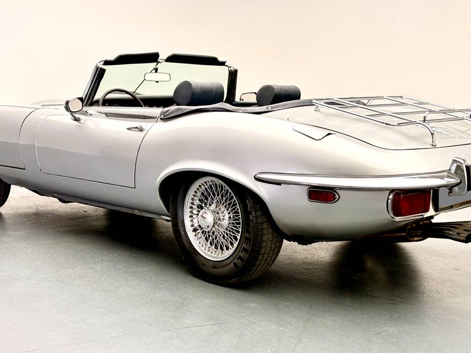 Image 3/18 de Jaguar Type E V12 (1973)
