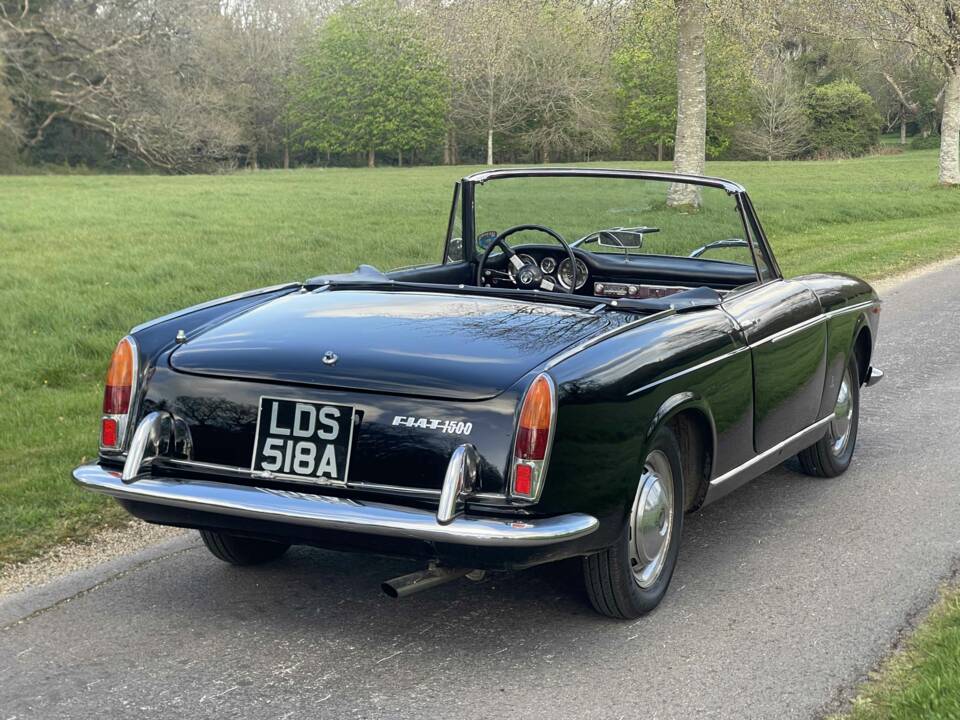 Image 4/11 of FIAT 1500 (1963)