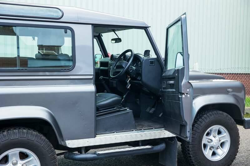 Bild 11/50 von Land Rover Defender 90 (2013)