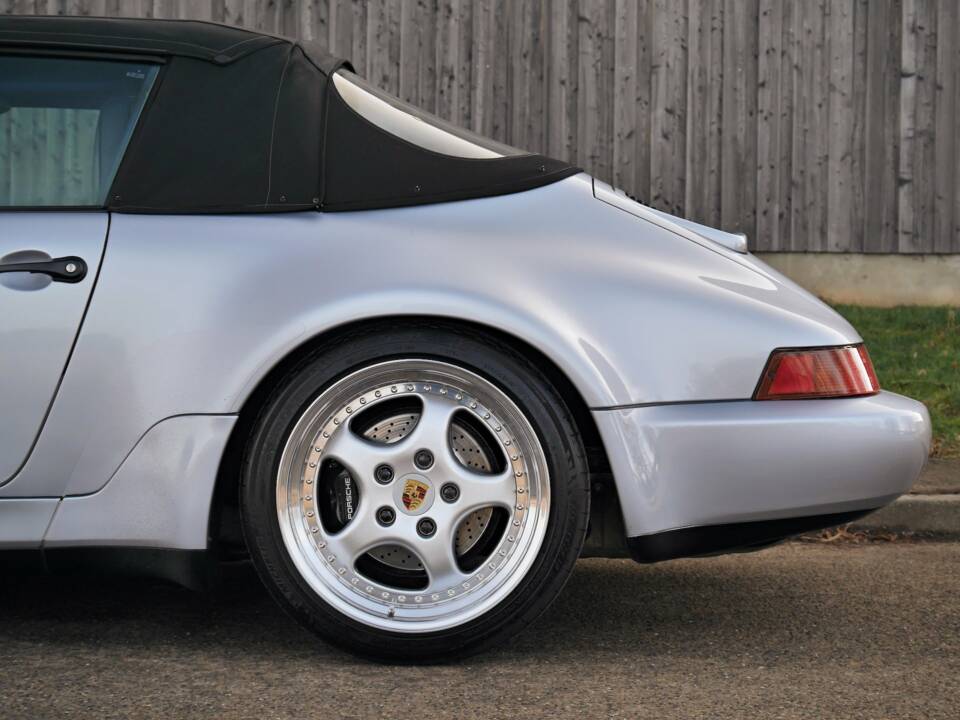 Image 16/37 de Porsche 911 Carrera 2 (WTL) (1992)