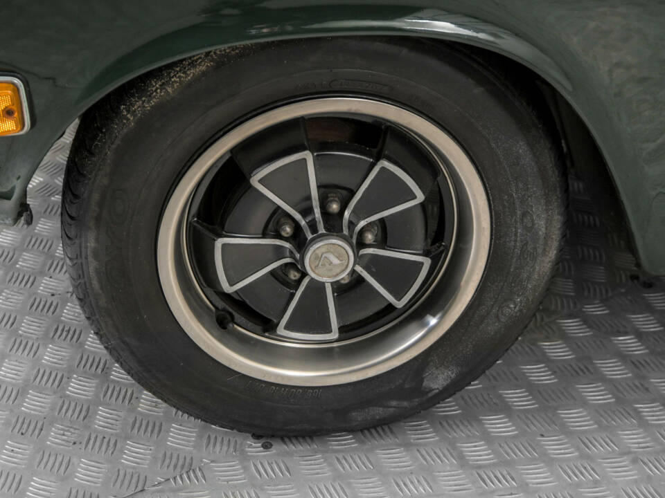 Image 27/50 of Volvo 1800 E (1971)