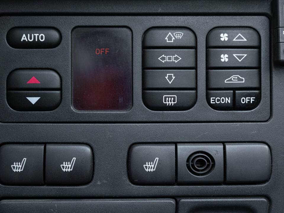 Bild 44/50 von Saab 900 2.0i (1997)