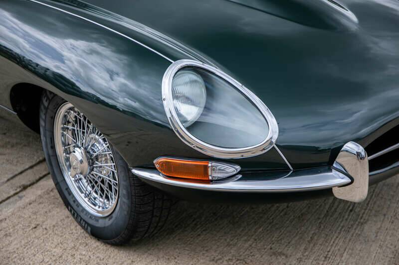 Image 20/36 de Jaguar E-Type (1967)