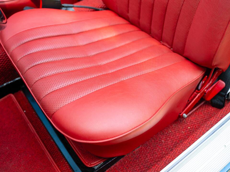 Image 17/36 of Volkswagen Karmann Ghia 1600 (1970)