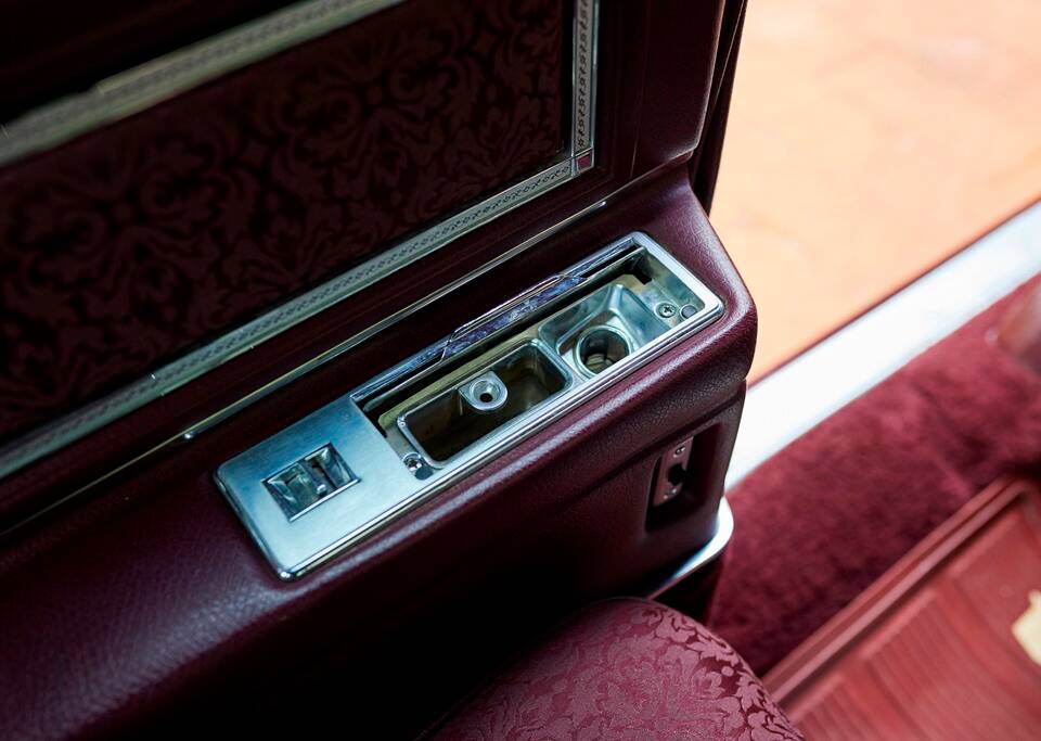 Bild 178/200 von Cadillac Coupe DeVille (1968)
