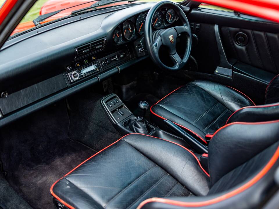Image 35/45 de Porsche 911 Carrera RS (1990)