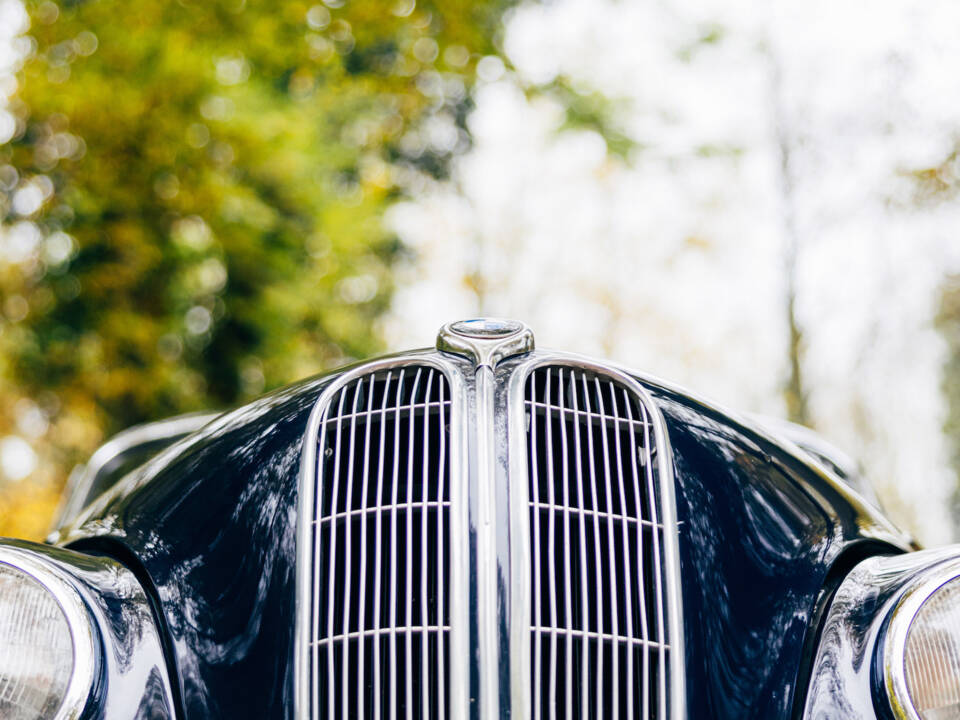 Image 36/199 of BMW 502 - 3.2 Litre (1961)