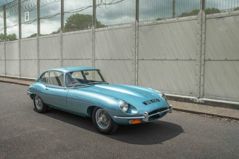 Image 3/40 de Jaguar Type E (2+2) (1969)