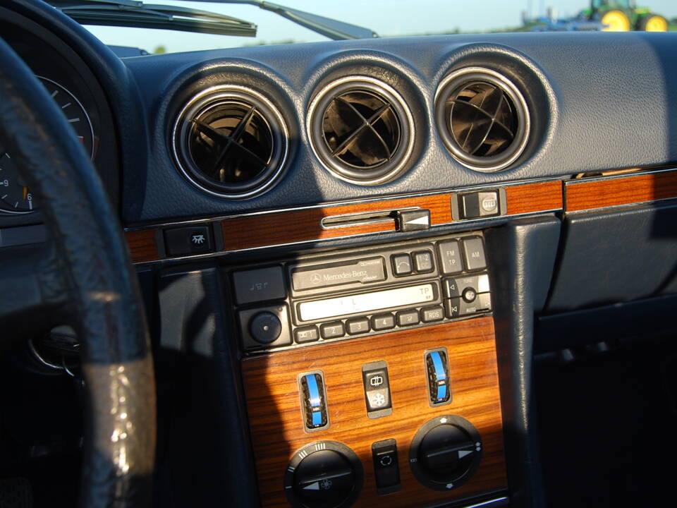 Image 80/87 of Mercedes-Benz 280 SL (1982)