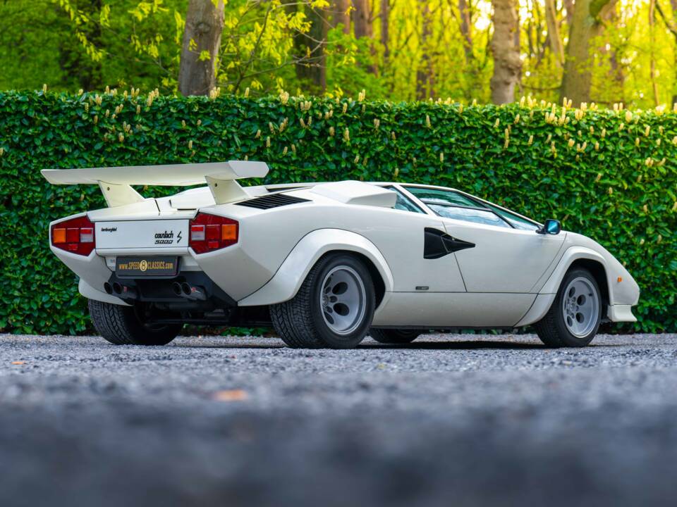 Image 16/20 of Lamborghini Countach 5000 S (1983)