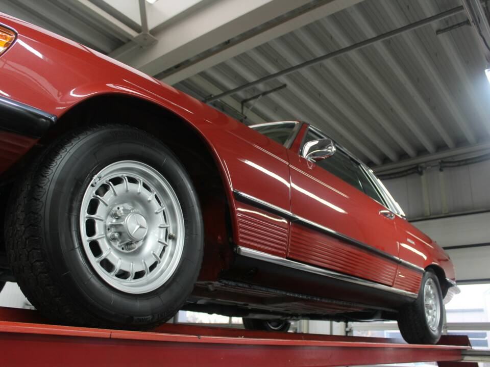Bild 6/50 von Mercedes-Benz 280 SLC (1975)