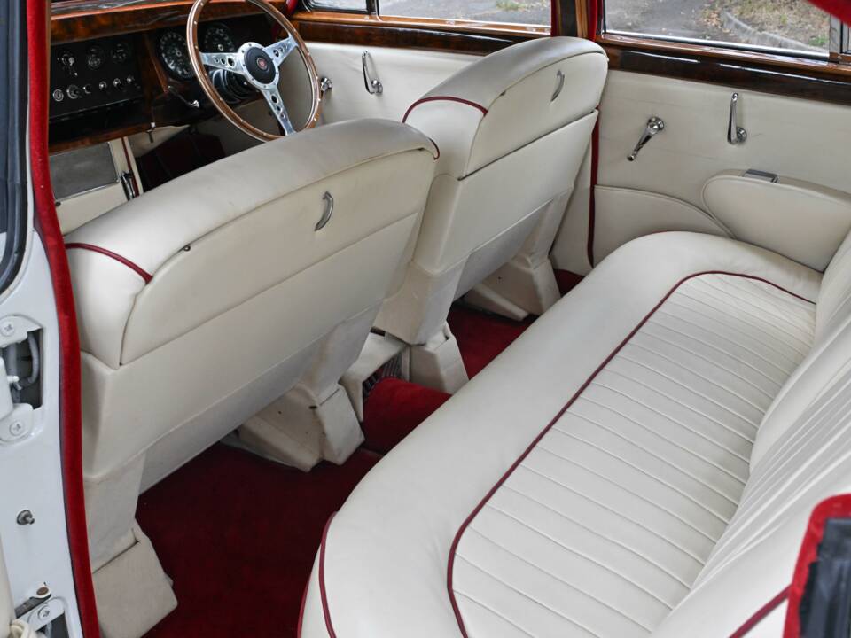 Bild 40/50 von Jaguar Mk II 3.8 (1961)
