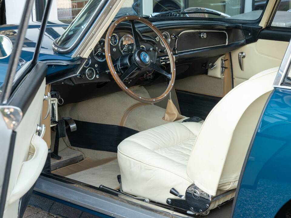 Afbeelding 17/50 van Aston Martin DB 4 Vantage (1962)