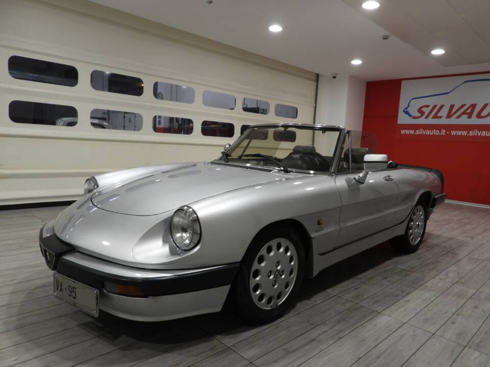 Image 3/51 of Alfa Romeo 2.0 Spider QV (1987)