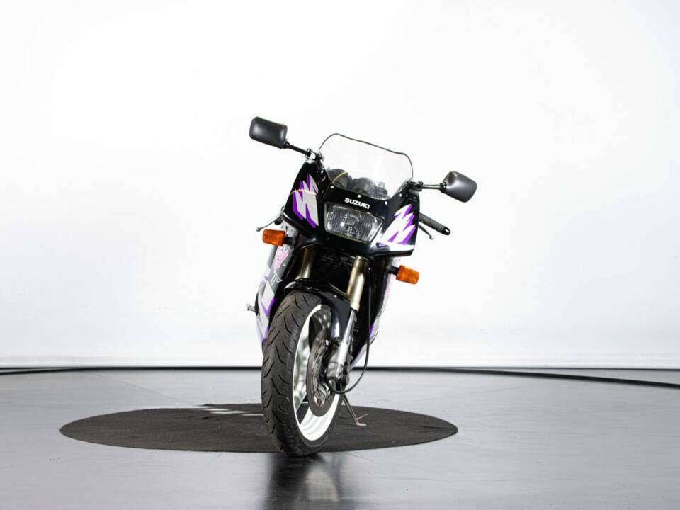 Afbeelding 7/45 van Suzuki RGV 250 Gamma (1992)