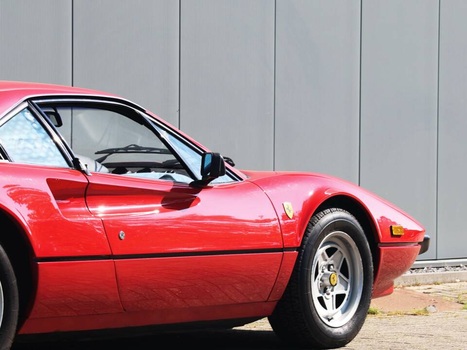 Image 4/61 of Ferrari 308 GTBi (1982)