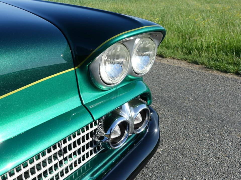 Image 19/42 of Chevrolet Bel Air Coupe (1958)