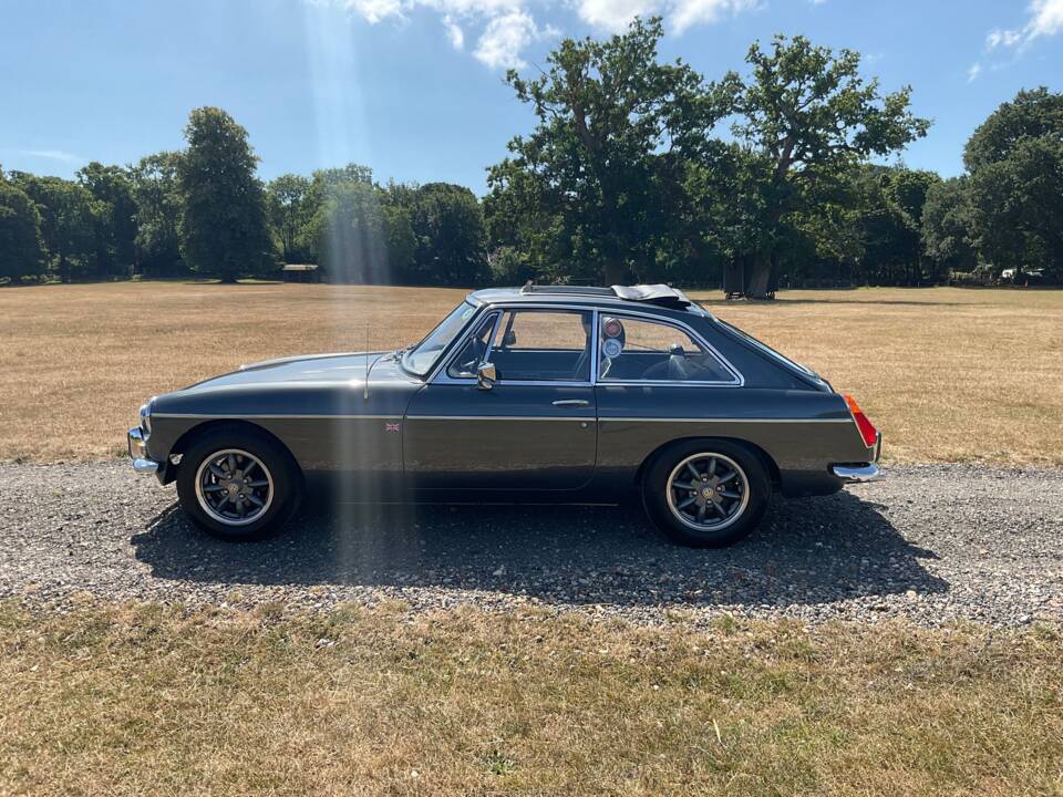 Imagen 7/45 de MG MGB GT (1974)