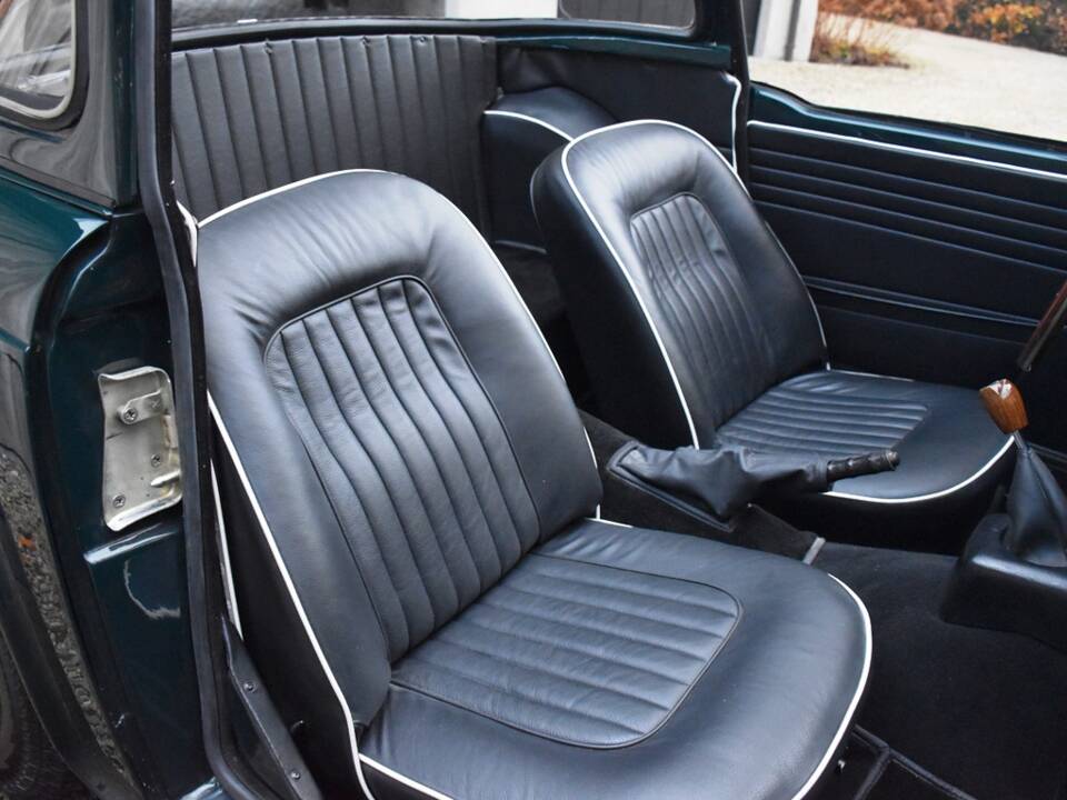 Image 23/29 of Triumph TR 5 PI (1968)