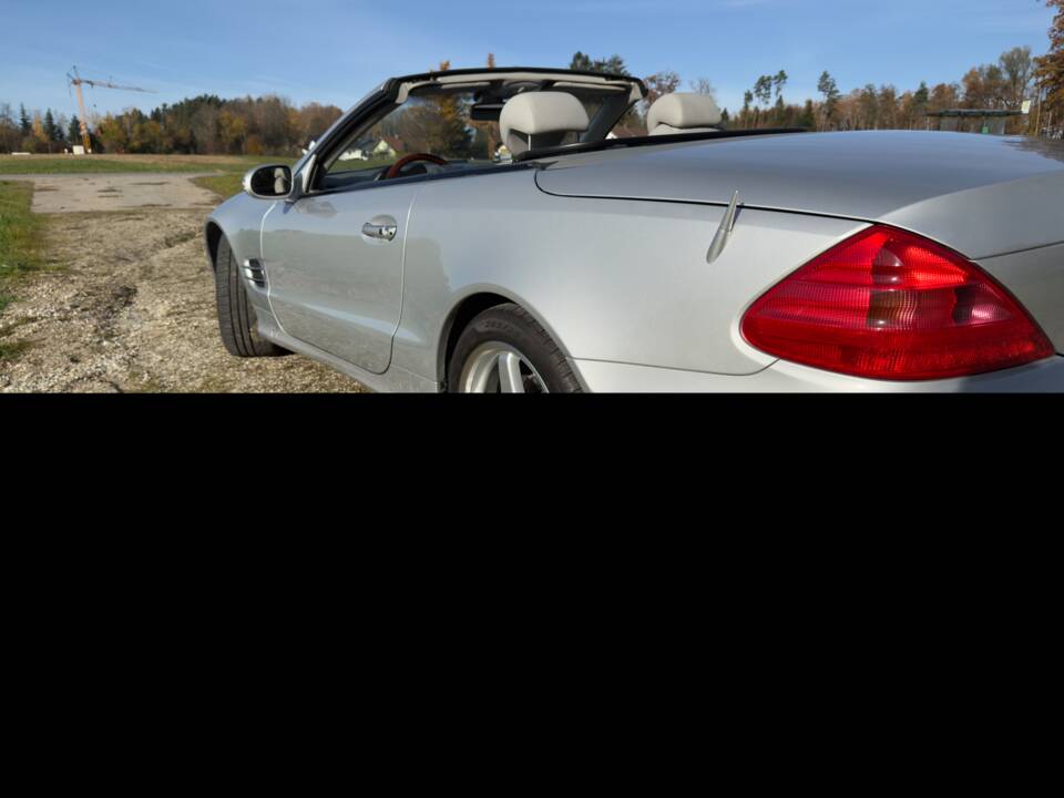 Image 38/89 of Mercedes-Benz SL 500 (2002)