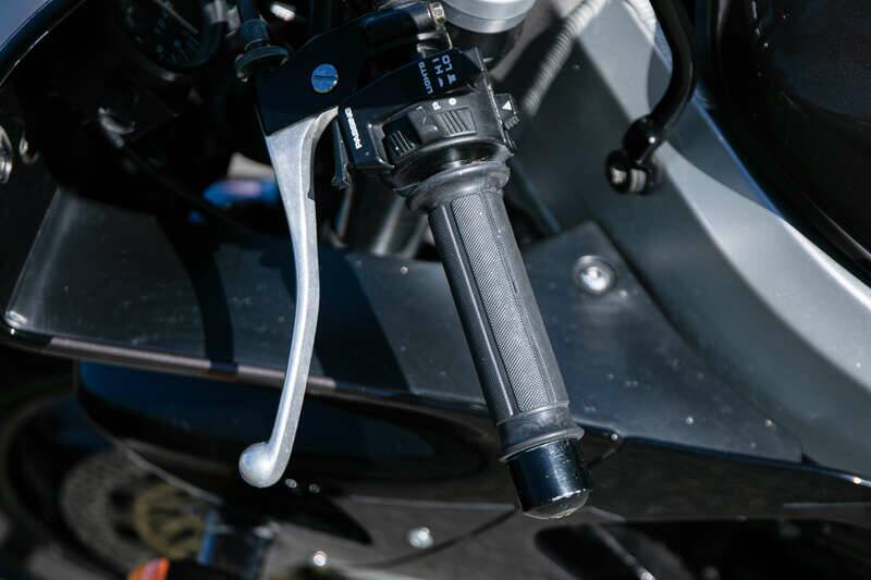 Immagine 9/24 di Honda CBR 900RR Fireblade (1992)