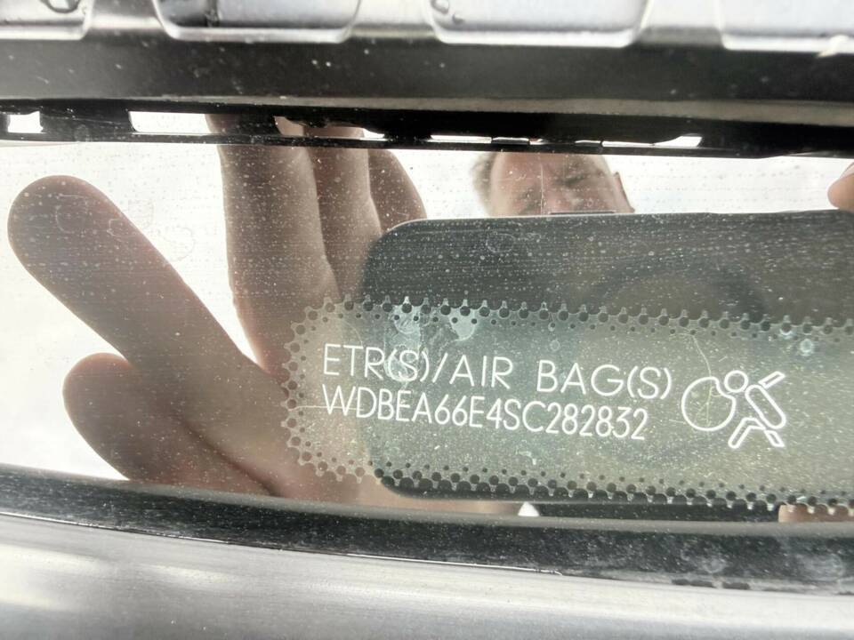 Imagen 30/41 de Mercedes-Benz E 320 (1995)