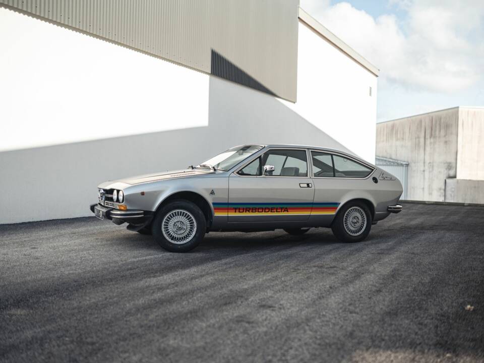 Image 9/32 of Alfa Romeo Alfetta GTV 2000 (1977)